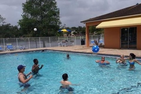 Снять в аренду кондоминиум в Холливуд, Флорида 2 спальни, 69.58м2, № 2024871 - фото 4