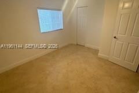 Снять в аренду кондоминиум в Холливуд, Флорида 2 спальни, 69.58м2, № 2024871 - фото 18