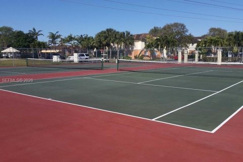 Снять в аренду кондоминиум в Холливуд, Флорида 2 спальни, 69.58м2, № 2024871 - фото 6