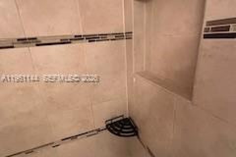 Снять в аренду кондоминиум в Холливуд, Флорида 2 спальни, 69.58м2, № 2024871 - фото 13