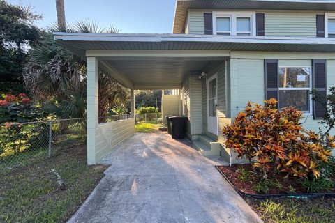Villa ou maison à louer à St. Lucie, Floride: 5 chambres, 161.65 m2 № 2414397 - photo 2