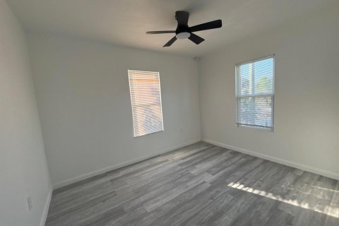 Villa ou maison à louer à St. Lucie, Floride: 5 chambres, 161.65 m2 № 2414397 - photo 22