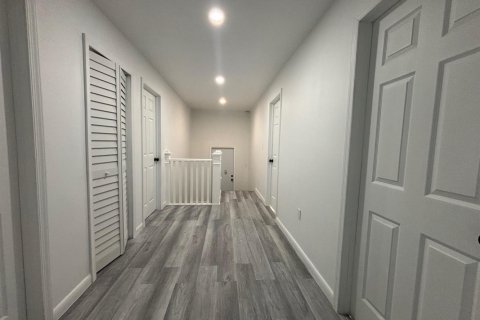 Villa ou maison à louer à St. Lucie, Floride: 5 chambres, 161.65 m2 № 2414397 - photo 13