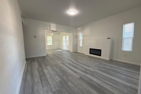 Villa ou maison à louer à St. Lucie, Floride: 5 chambres, 161.65 m2 № 2414397 - photo 6