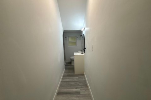 Villa ou maison à louer à St. Lucie, Floride: 5 chambres, 161.65 m2 № 2414397 - photo 23