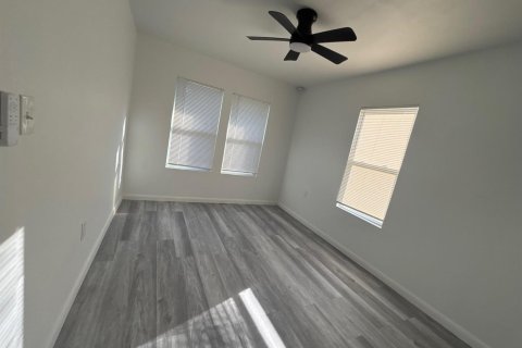 Villa ou maison à louer à St. Lucie, Floride: 5 chambres, 161.65 m2 № 2414397 - photo 19