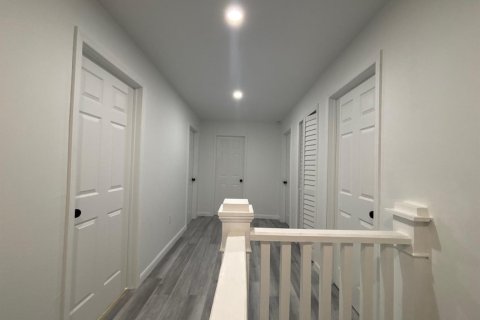Villa ou maison à louer à St. Lucie, Floride: 5 chambres, 161.65 m2 № 2414397 - photo 15