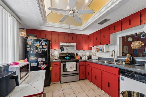 Condo in Dunedin, Florida, 2 bedrooms  № 2221835 - photo 16