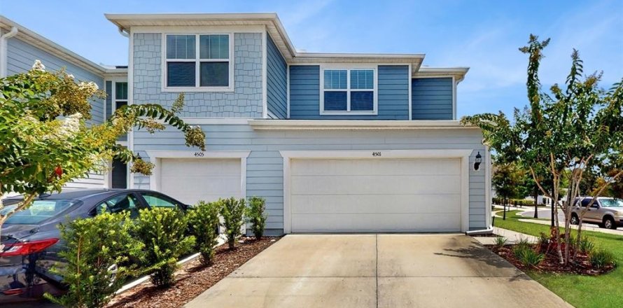 Adosado en CYPRESS CAY en Kissimmee, Florida 3 dormitorios, 165.55 m2 № 1824056