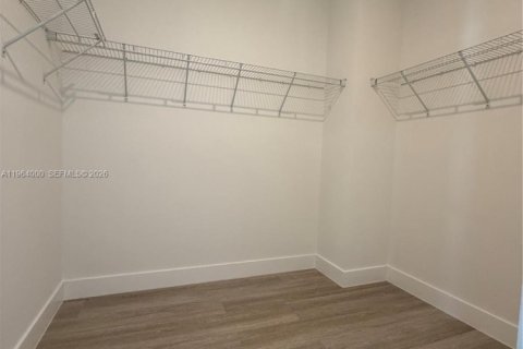 Снять в аренду таунхаус в Хомстед, Флорида 3 спальни, 144.74м2, № 2025659 - фото 22