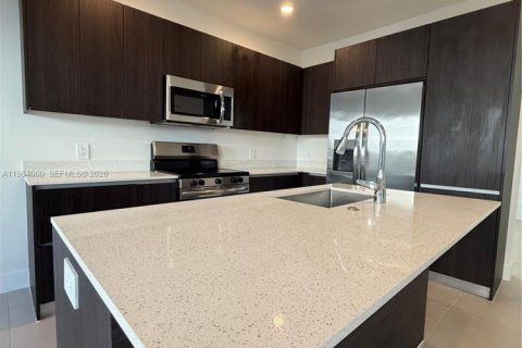 Снять в аренду таунхаус в Хомстед, Флорида 3 спальни, 144.74м2, № 2025659 - фото 8