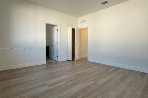 Снять в аренду таунхаус в Хомстед, Флорида 3 спальни, 144.74м2, № 2025659 - фото 20