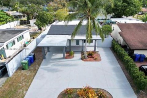 House in Fort Lauderdale, Florida 4 bedrooms, 159.98 sq.m. № 2086959 - photo 2