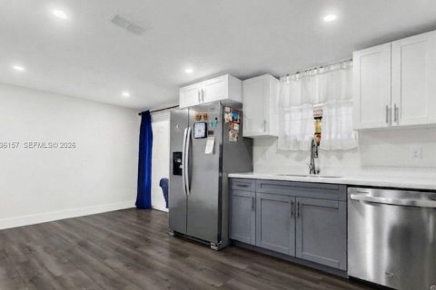 House in Fort Lauderdale, Florida 4 bedrooms, 159.98 sq.m. № 2086959 - photo 5