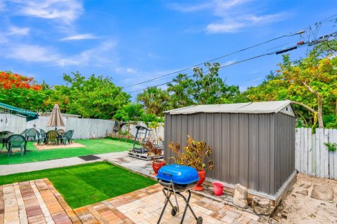 House in Fort Lauderdale, Florida 4 bedrooms, 159.98 sq.m. № 2086959 - photo 11