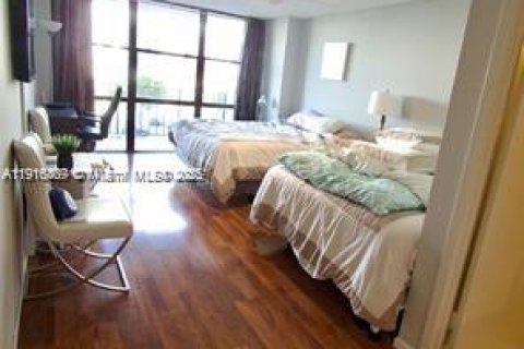 Copropriété à louer à Hallandale Beach, Floride: 1 chambre, 99.87 m2 № 1973585 - photo 8