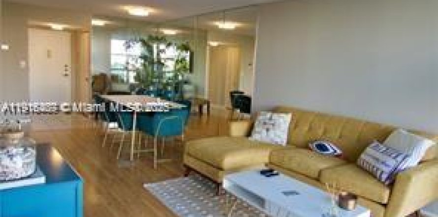Condo à Hallandale Beach, Floride, 1 chambre  № 1973585