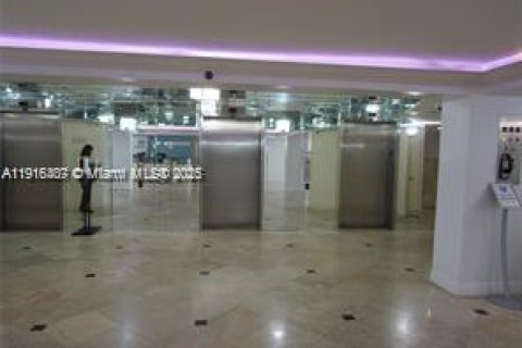 Copropriété à louer à Hallandale Beach, Floride: 1 chambre, 99.87 m2 № 1973585 - photo 15
