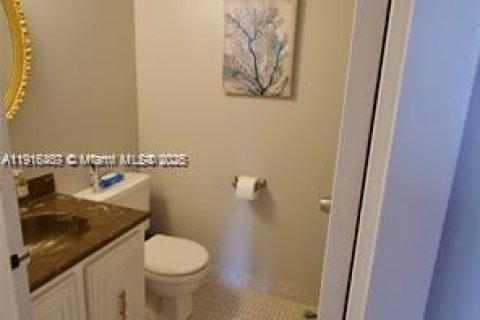 Copropriété à louer à Hallandale Beach, Floride: 1 chambre, 99.87 m2 № 1973585 - photo 5