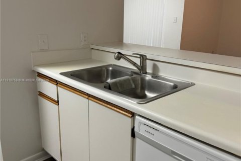 Condominio en venta en Hollywood, Florida, 1 dormitorio, 78.13 m2 № 1975889 - foto 13