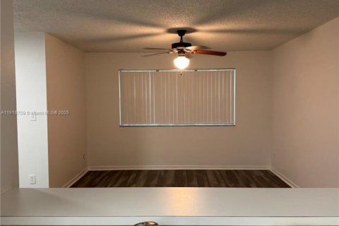 Condominio en venta en Hollywood, Florida, 1 dormitorio, 78.13 m2 № 1975889 - foto 12