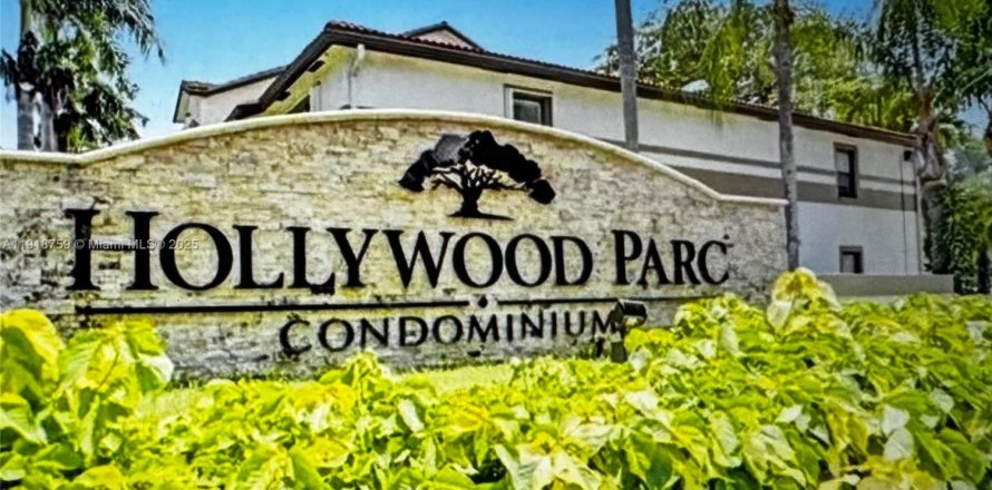 Condominio en Hollywood, Florida, 1 dormitorio  № 1975889