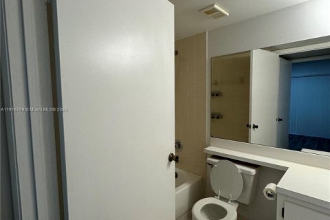 Condominio en venta en Hollywood, Florida, 1 dormitorio, 78.13 m2 № 1975889 - foto 8