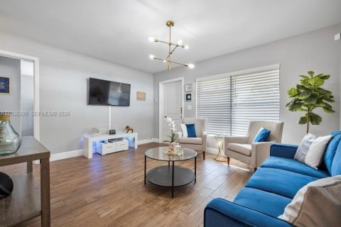 Villa ou maison à vendre à Oakland Park, Floride: 2 chambres, 91.79 m2 № 2084268 - photo 4