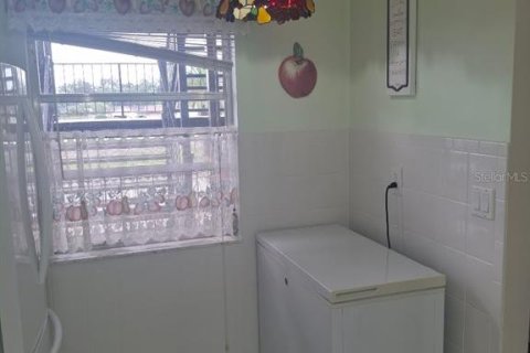 Condo in New Port Richey, Florida, 2 bedrooms  № 1771844 - photo 8
