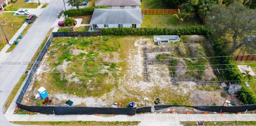 Terrain à Oakland Park, Floride № 2017976