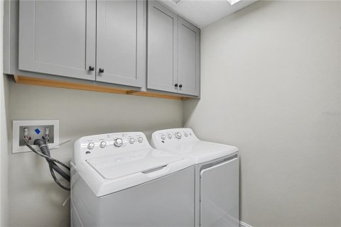 Townhouse in Tampa, Florida 3 bedrooms, 192.49 sq.m. № 2393856 - photo 23