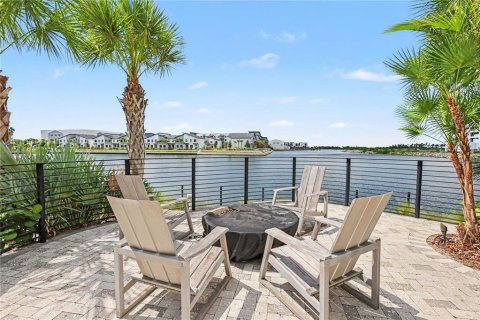 Townhouse in Tampa, Florida 3 bedrooms, 192.49 sq.m. № 2393856 - photo 27