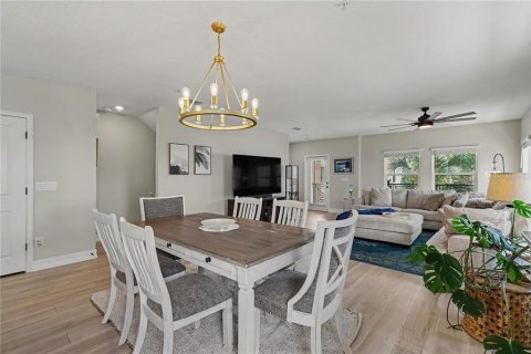 Townhouse in Tampa, Florida 3 bedrooms, 192.49 sq.m. № 2393856 - photo 7