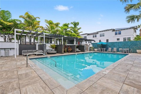 Townhouse in Tampa, Florida 3 bedrooms, 192.49 sq.m. № 2393856 - photo 30