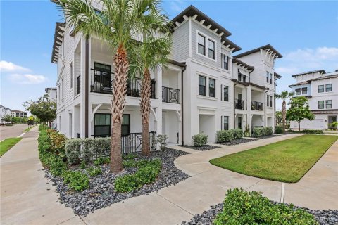 Townhouse in Tampa, Florida 3 bedrooms, 192.49 sq.m. № 2393856 - photo 3