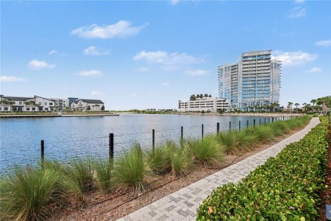Townhouse in Tampa, Florida 3 bedrooms, 192.49 sq.m. № 2393856 - photo 26