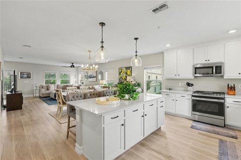 Townhouse in Tampa, Florida 3 bedrooms, 192.49 sq.m. № 2393856 - photo 9