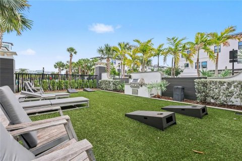 Townhouse in Tampa, Florida 3 bedrooms, 192.49 sq.m. № 2393856 - photo 29