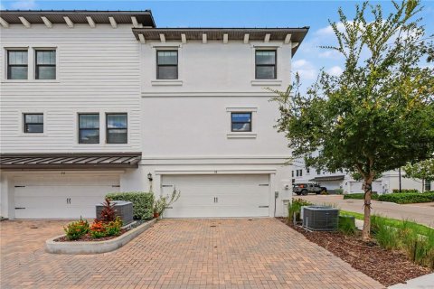 Townhouse in Tampa, Florida 3 bedrooms, 192.49 sq.m. № 2393856 - photo 25