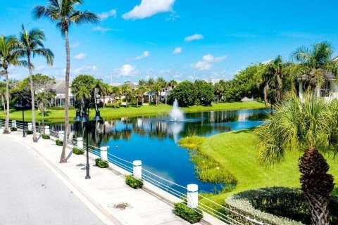 Condo in Jupiter, Florida, 2 bedrooms  № 1018041 - photo 1