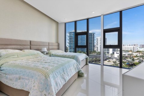 Condo in Sunny Isles Beach, Florida, 2 bedrooms  № 1963690 - photo 23
