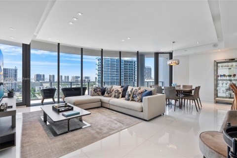 Condo in Sunny Isles Beach, Florida, 2 bedrooms  № 1963690 - photo 7