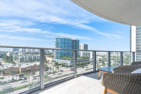 Condo in Sunny Isles Beach, Florida, 2 bedrooms  № 1963690 - photo 13
