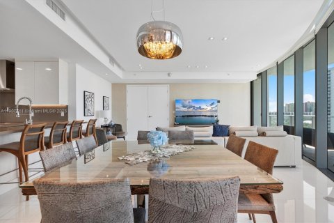 Condo in Sunny Isles Beach, Florida, 2 bedrooms  № 1963690 - photo 4