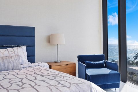 Condo in Sunny Isles Beach, Florida, 2 bedrooms  № 1963690 - photo 16