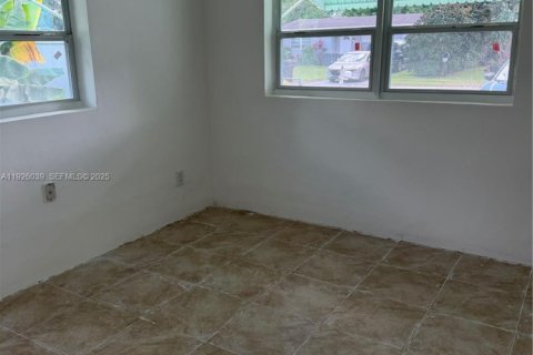 Villa ou maison à louer à Hollywood, Floride: 2 chambres, 93 m2 № 1989351 - photo 7