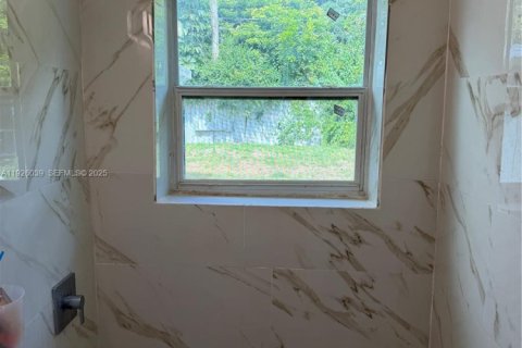 Villa ou maison à louer à Hollywood, Floride: 2 chambres, 93 m2 № 1989351 - photo 6