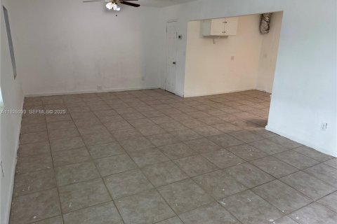 Villa ou maison à louer à Hollywood, Floride: 2 chambres, 93 m2 № 1989351 - photo 9