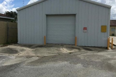 Propiedad comercial en alquiler en Winter Haven, Florida № 1901684 - foto 1