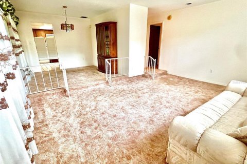 Casa en venta en Orlando, Florida, 4 dormitorios, 165.64 m2 № 1795592 - foto 9
